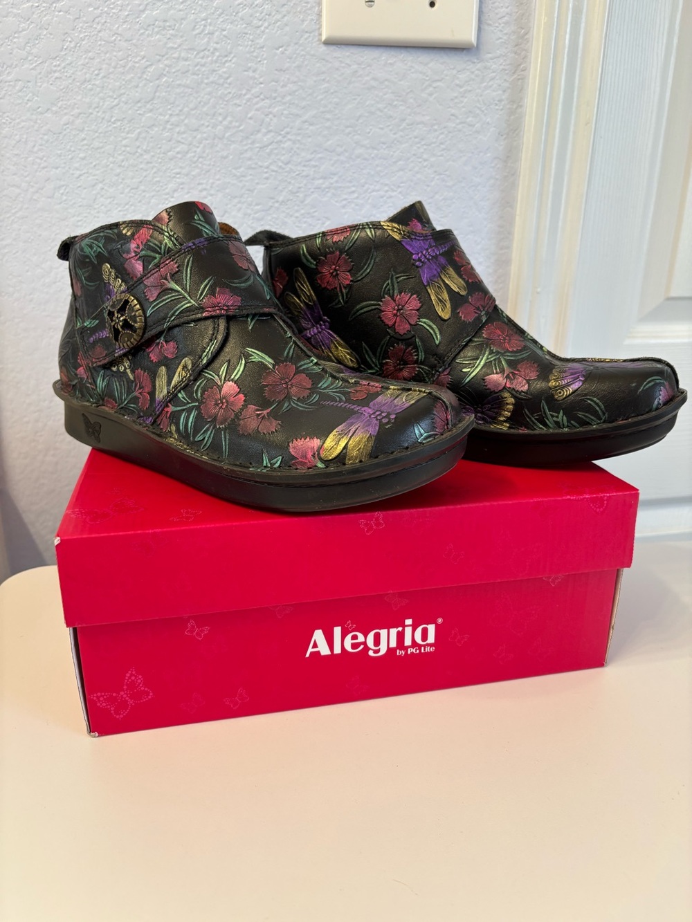 Alegria Caiti Meadow Floral Butterfly Leather Comfort Ankle Boots EU 41 U.S. 10